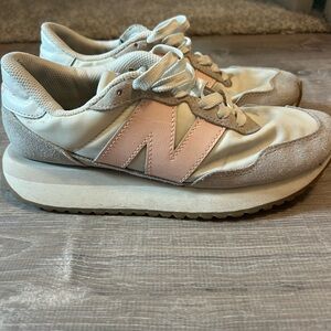 New Balance Women's Pink and Gray Sneakers